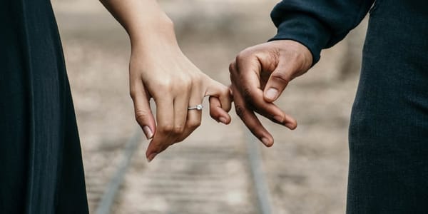 20 Psychology of Love Facts That Explain Why We Hold On and Let Go